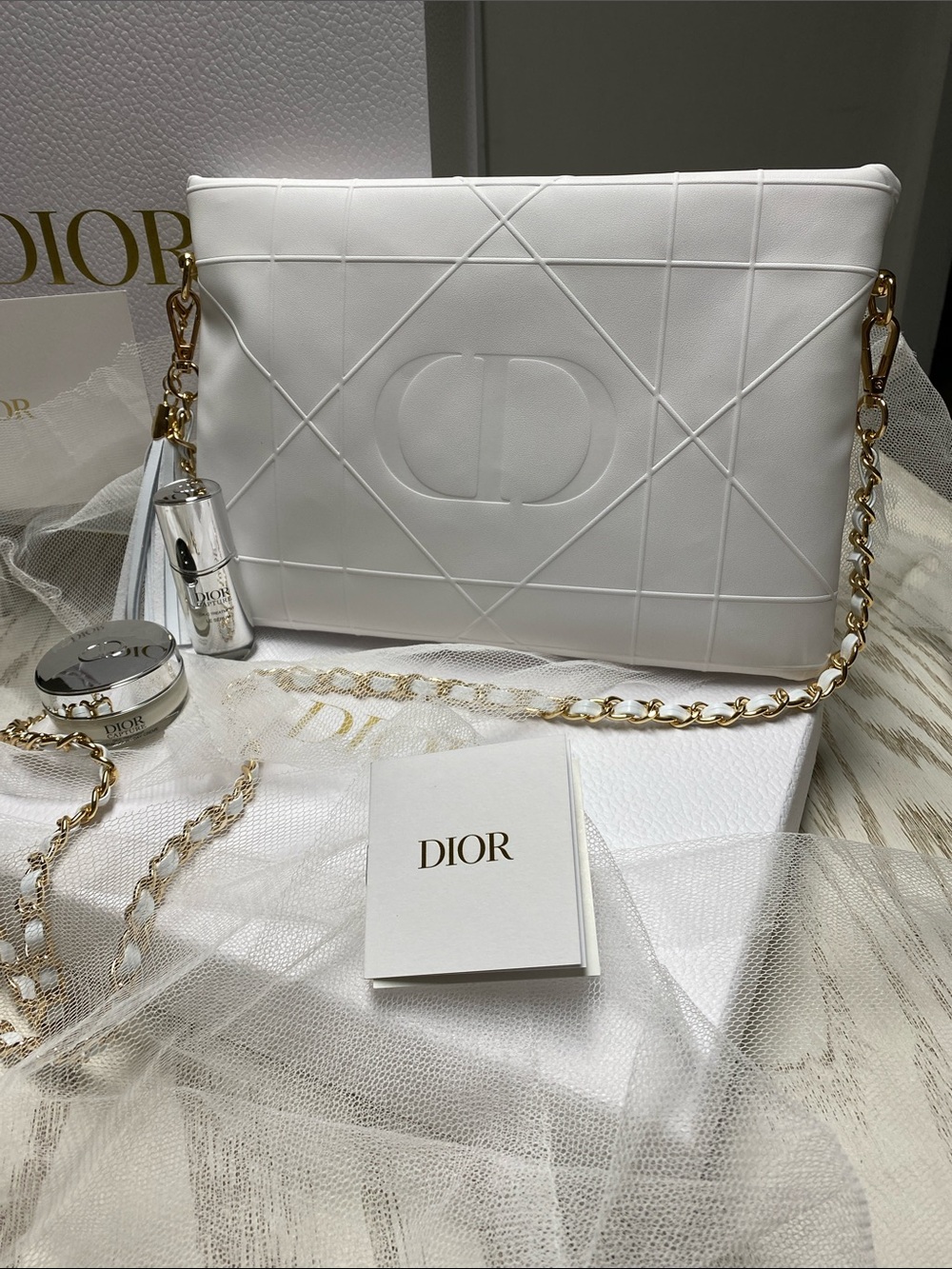 Dior Limited Edition White Quilted Faux Leather Pouch - Picture 2 of 16